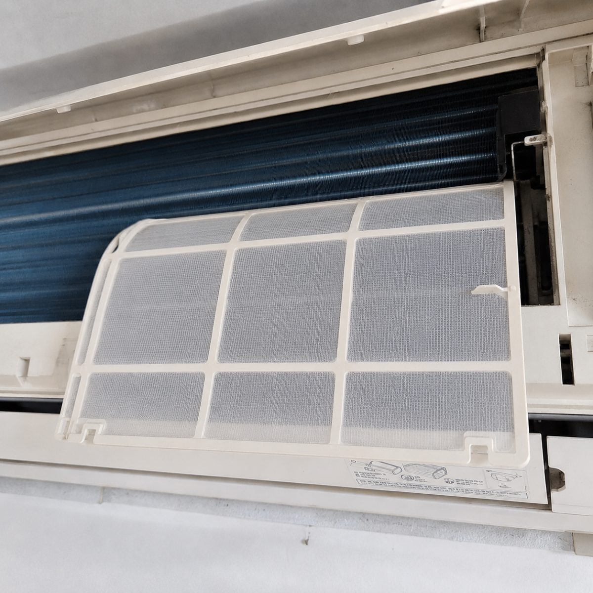 Filter AC setelah dibersihkan